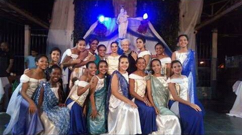 Homenagem das Ex-Alunas Salesianas à Nossa Senhora Auxiliadora com a dança 